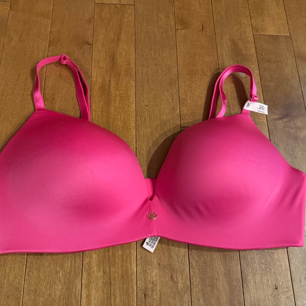 Victoria's Secret NWT Pink T-Shirt Bra with Seamless Design